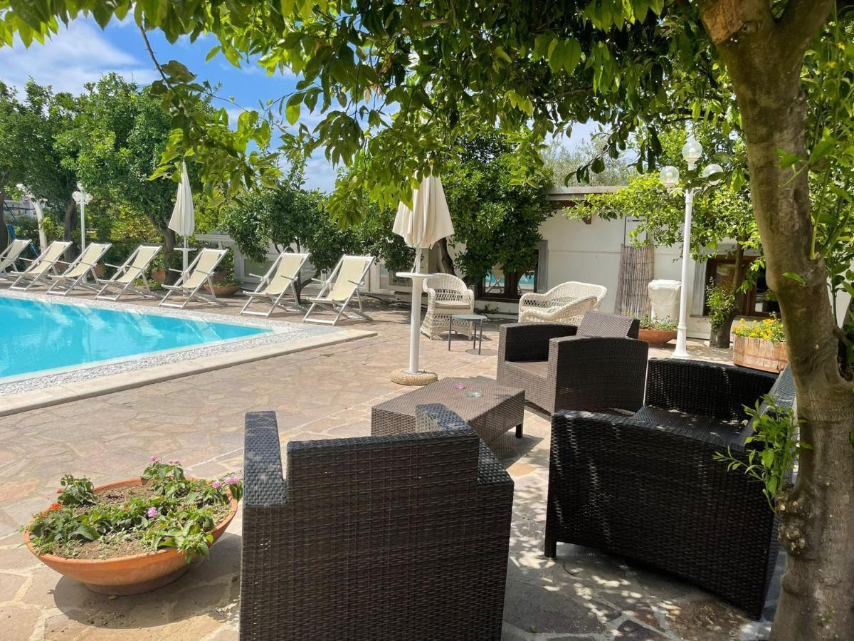 Casa Sorrento, Immerso Nel Verde A Pochi Passi Dal Centro Kültér fotó