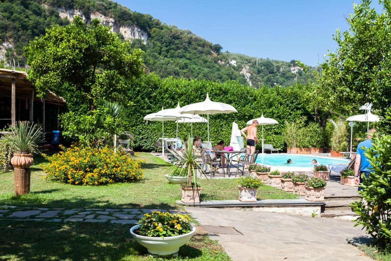 Casa Sorrento, Immerso Nel Verde A Pochi Passi Dal Centro Kültér fotó
